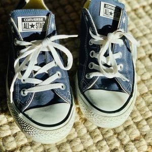 Converse size mens 6/ women’s 9 unisex